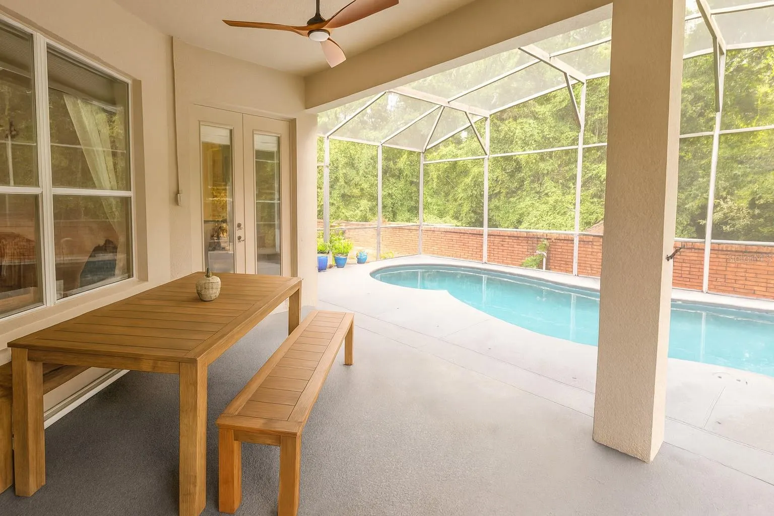 326 LARGOVISTA DR