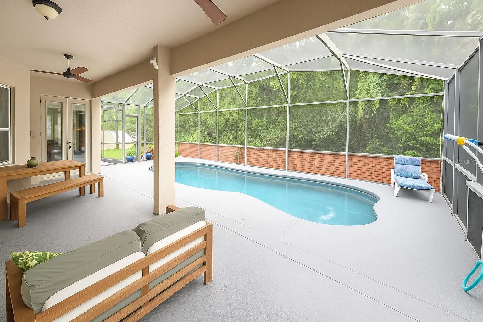 326 LARGOVISTA DR