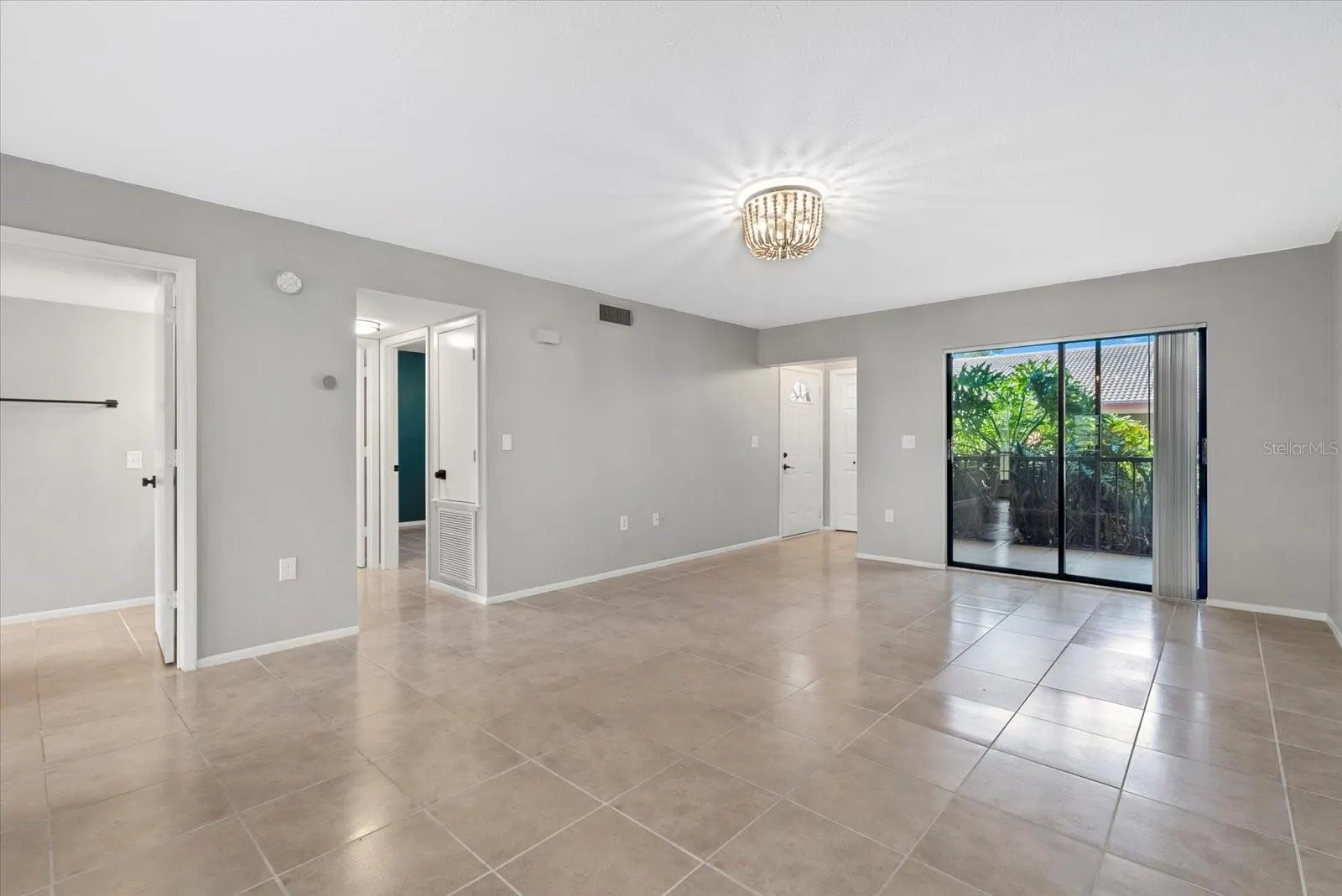 2431 BAYSHORE GARDENS PKWY #19, #19