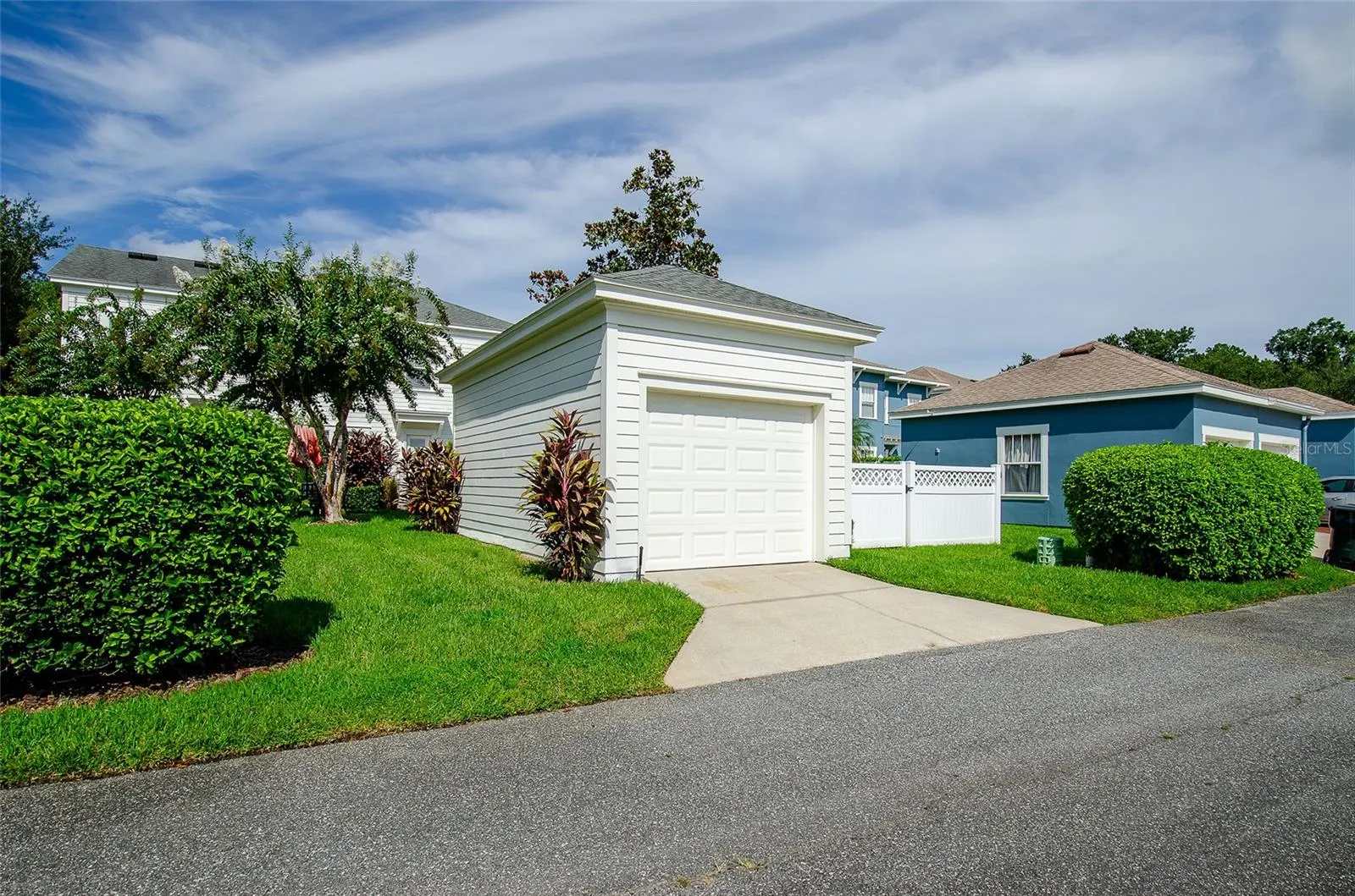 1272 CELEBRATION AVE