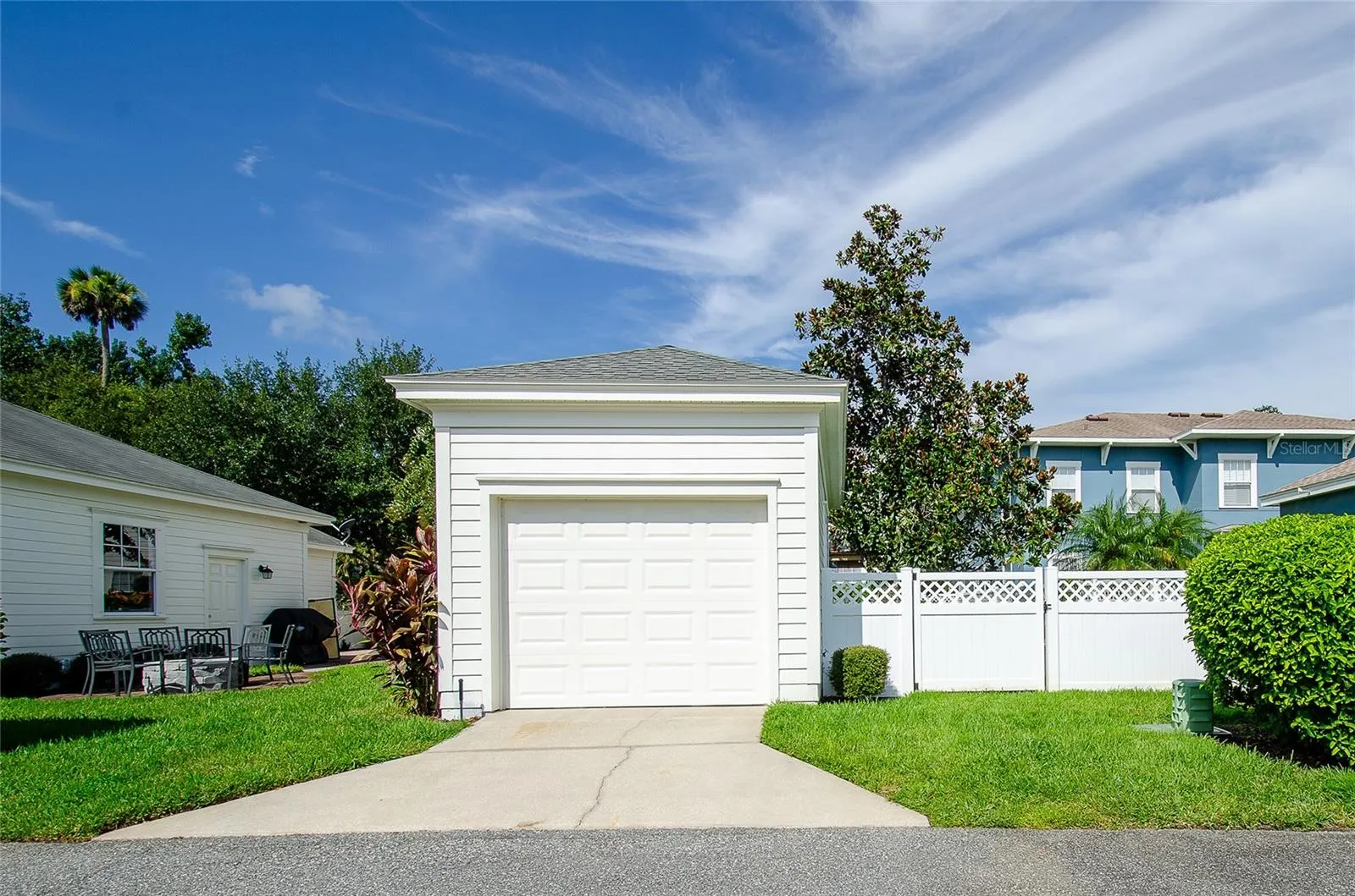 1272 CELEBRATION AVE