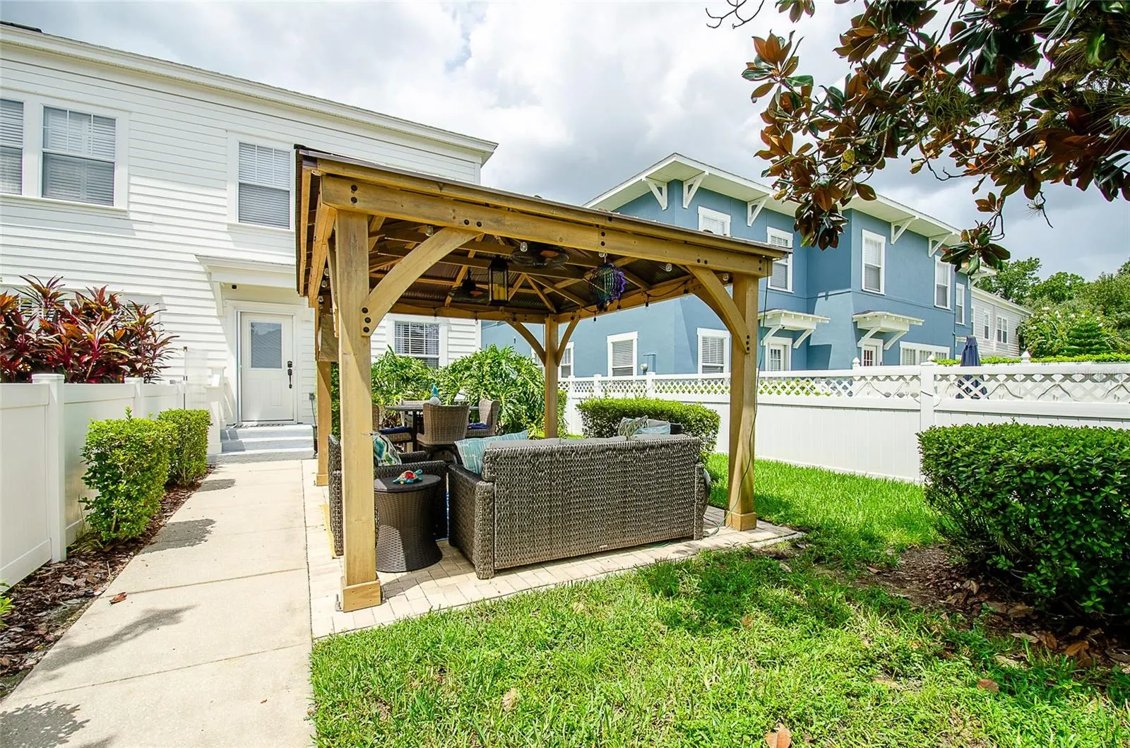 1272 CELEBRATION AVE