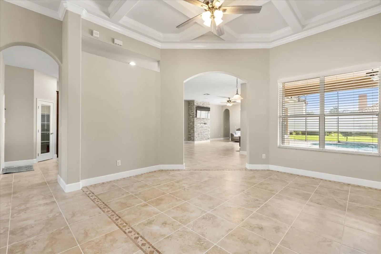 2035 CAPRI LN