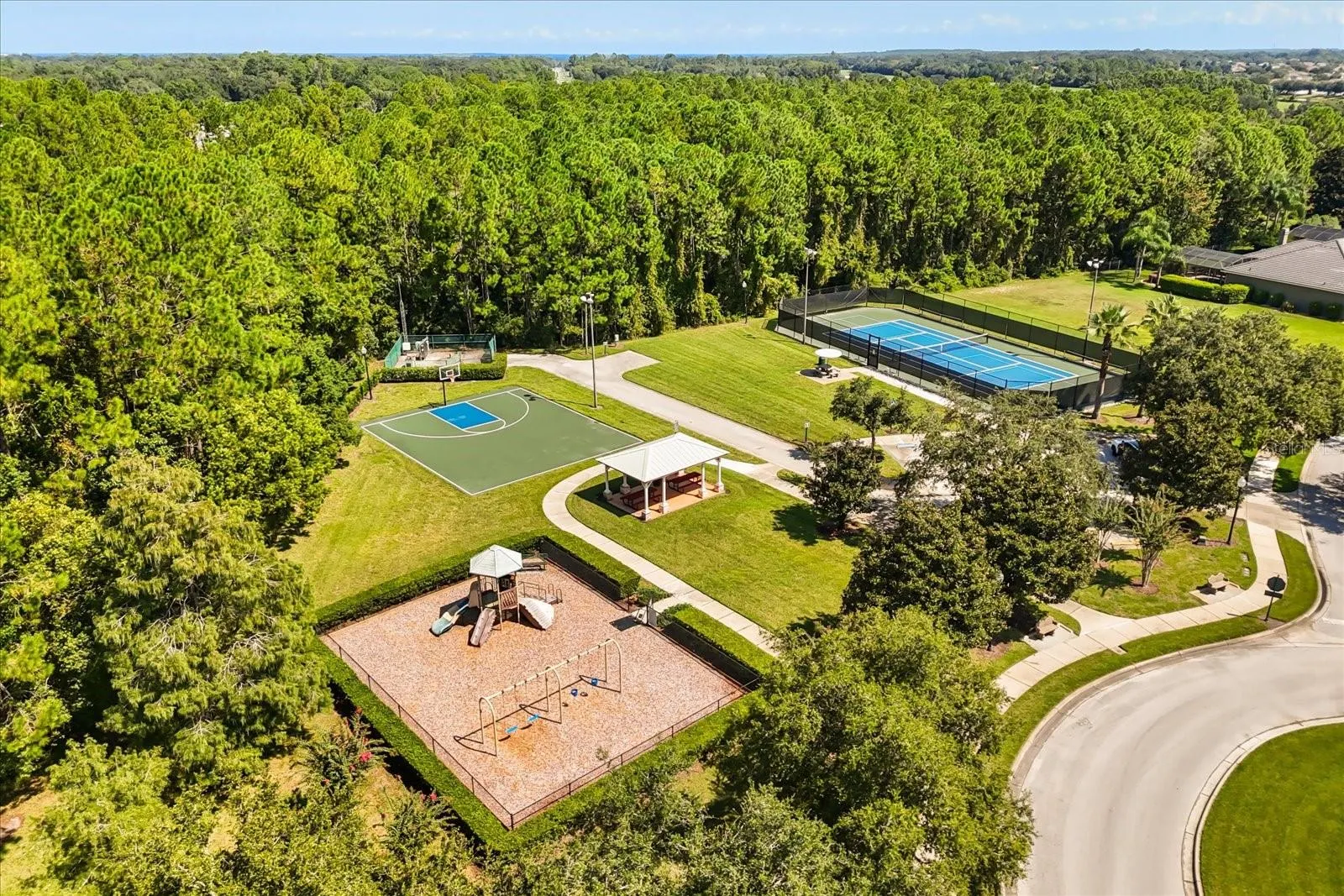 2035 CAPRI LN