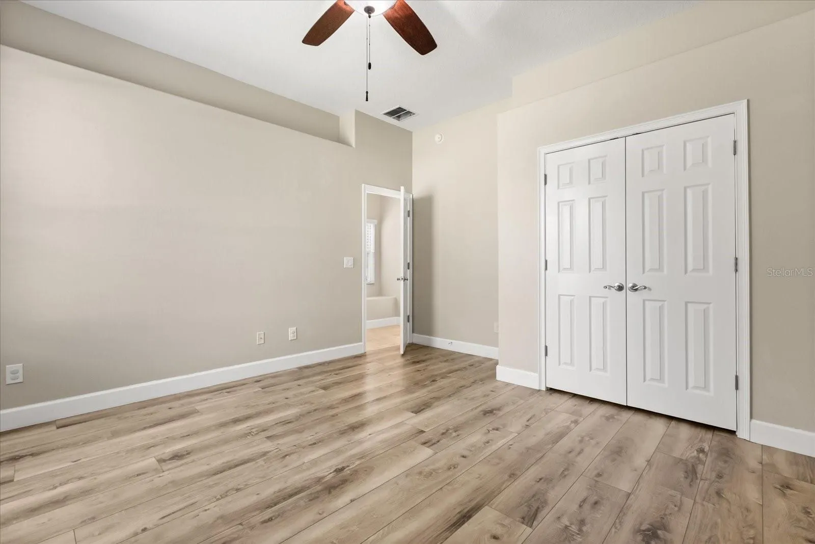 2035 CAPRI LN