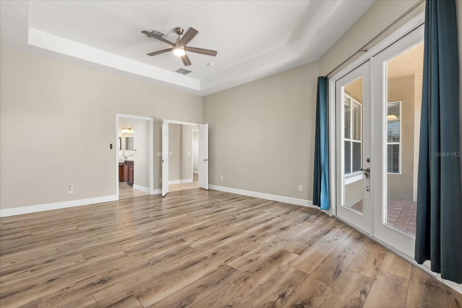 2035 CAPRI LN