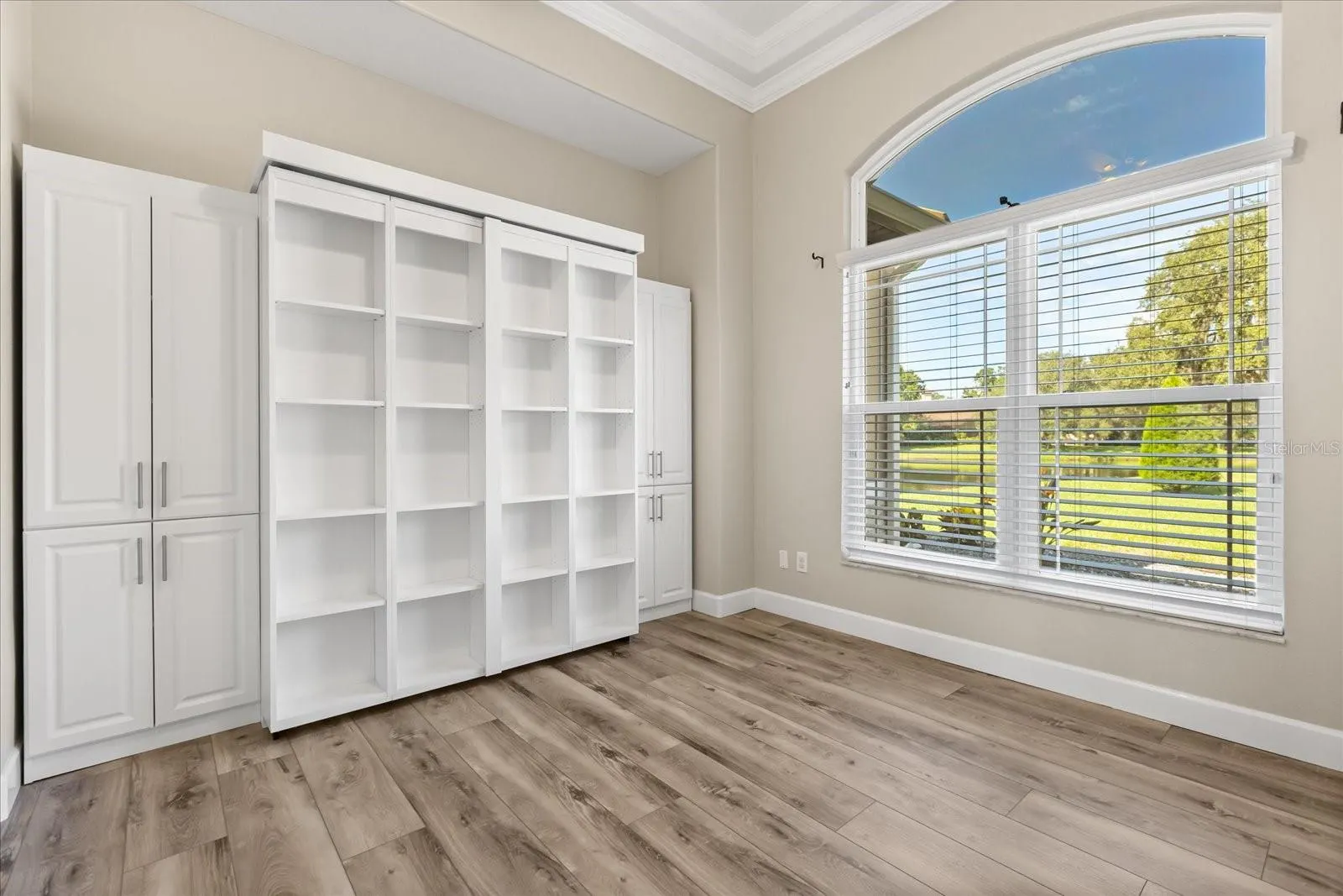 2035 CAPRI LN