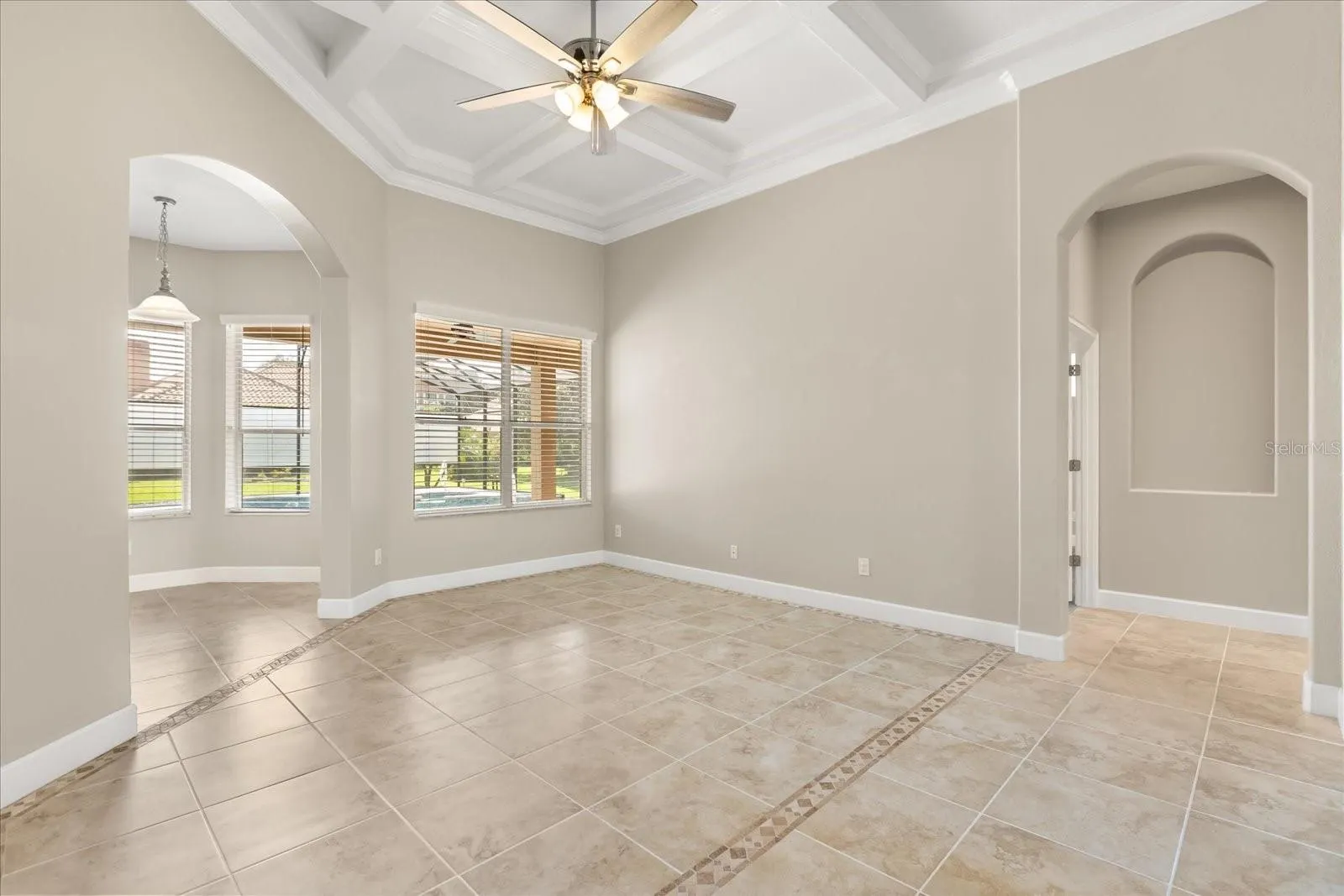 2035 CAPRI LN