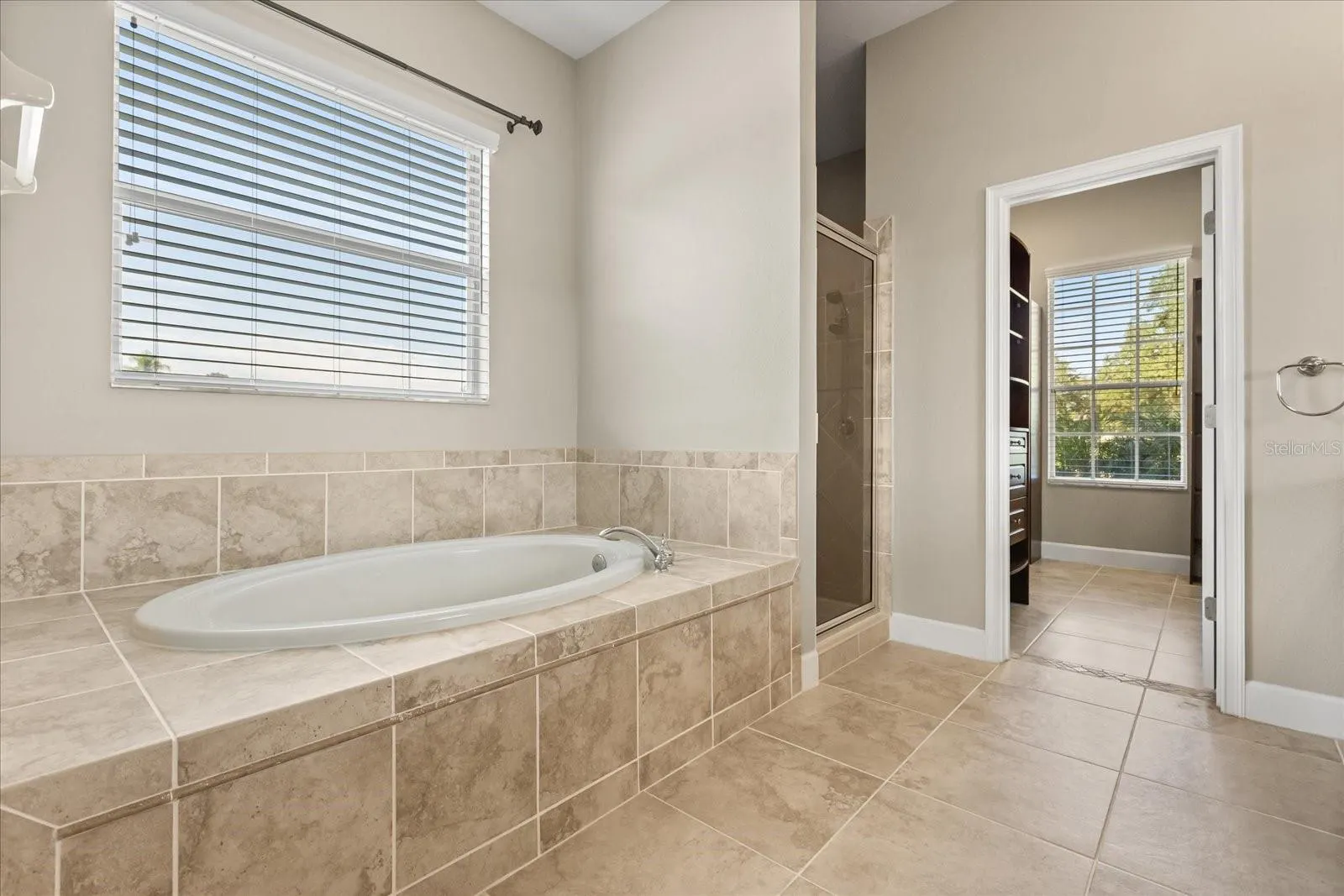 2035 CAPRI LN