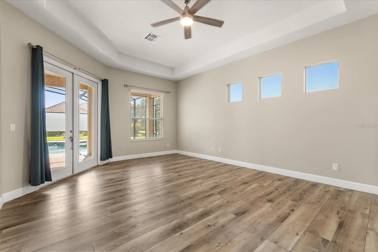2035 CAPRI LN