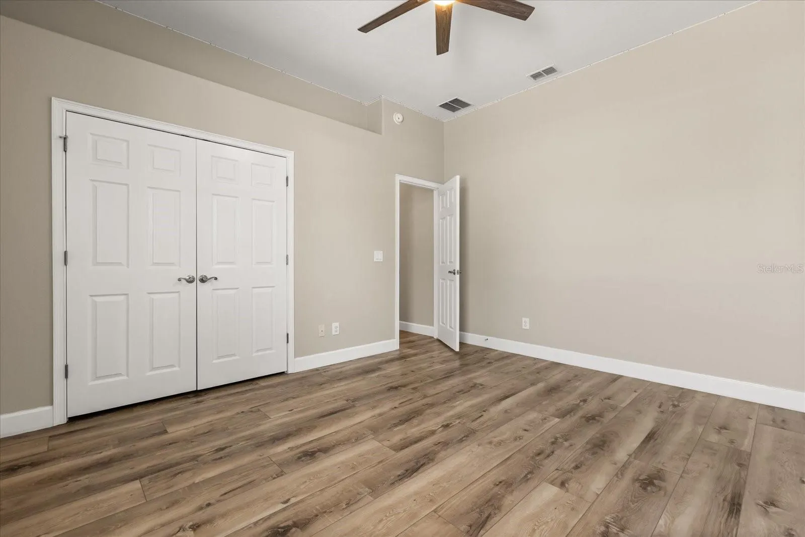 2035 CAPRI LN