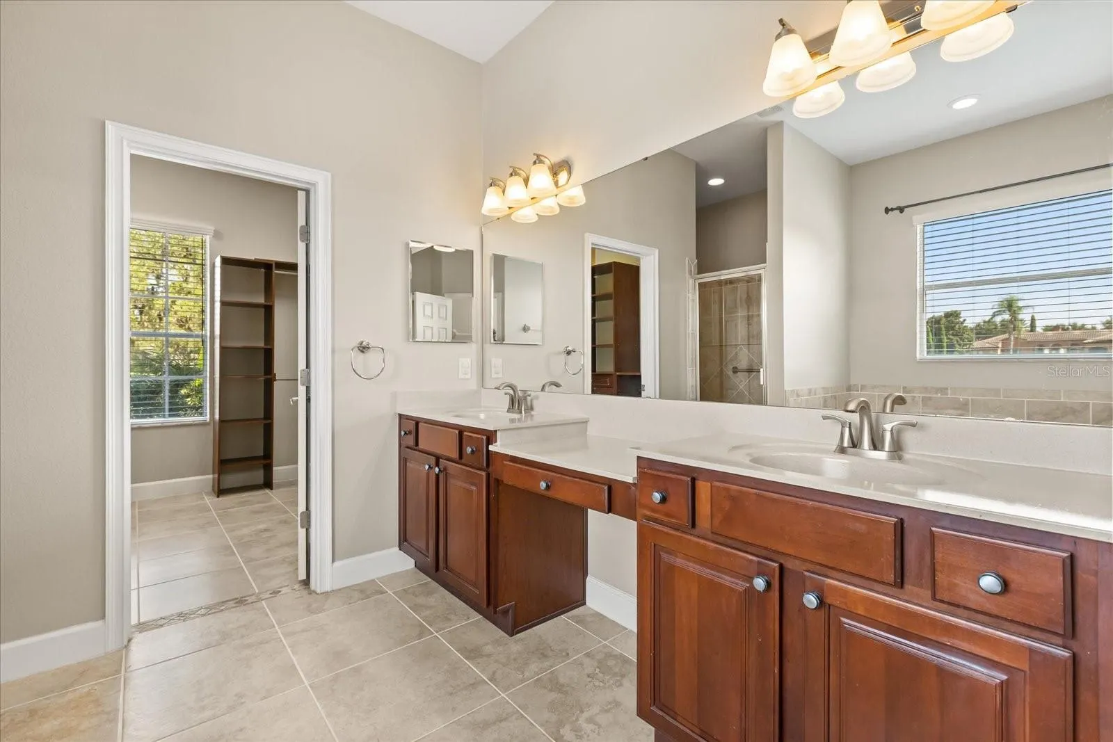 2035 CAPRI LN