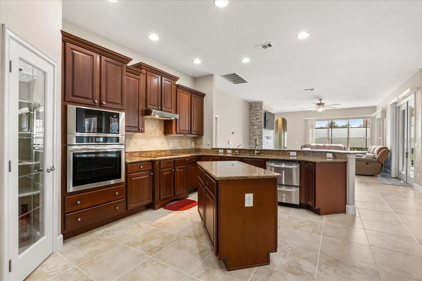 2035 CAPRI LN