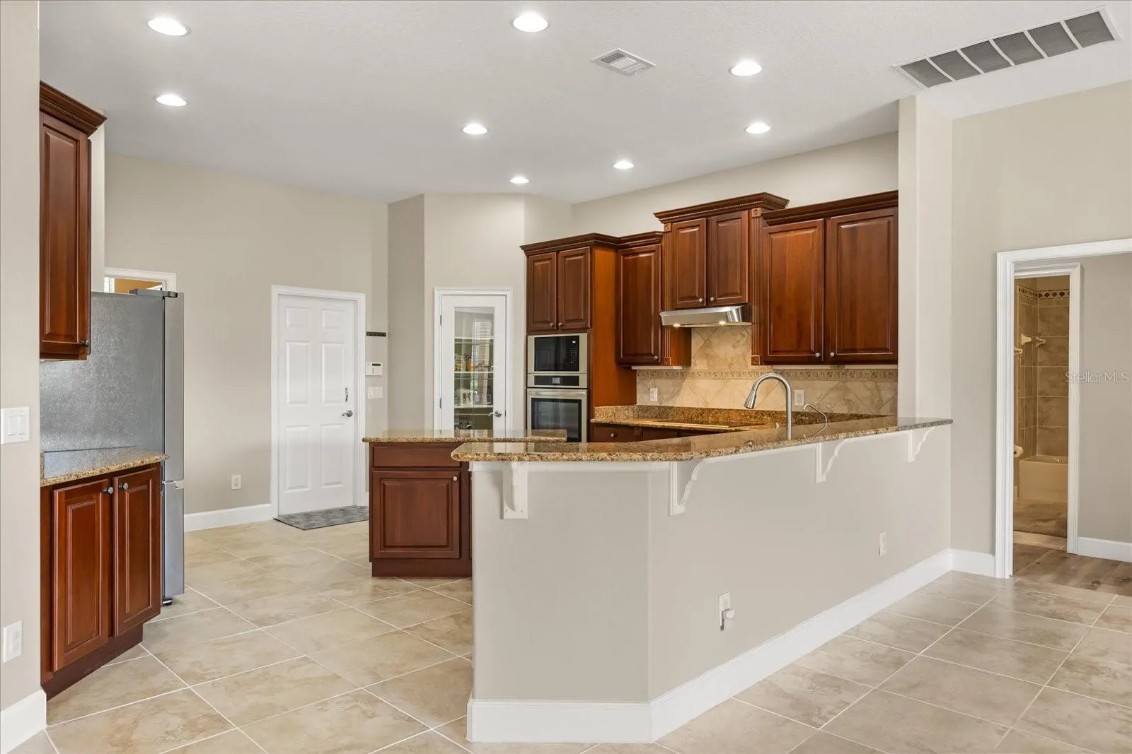 2035 CAPRI LN