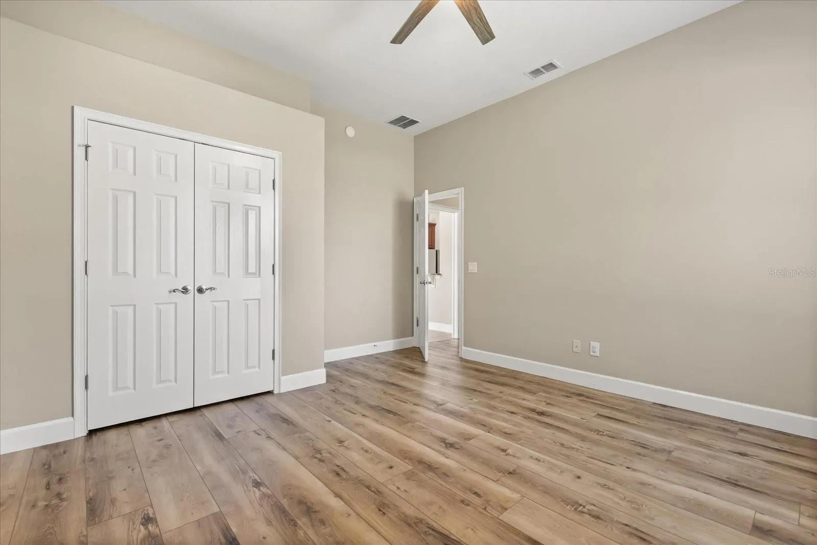 2035 CAPRI LN