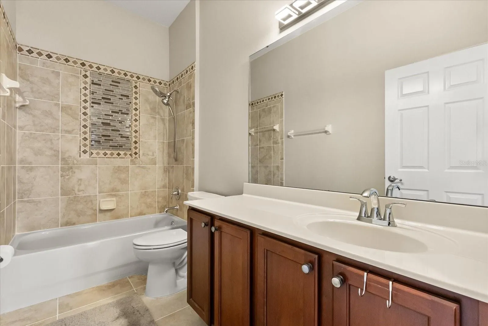 2035 CAPRI LN