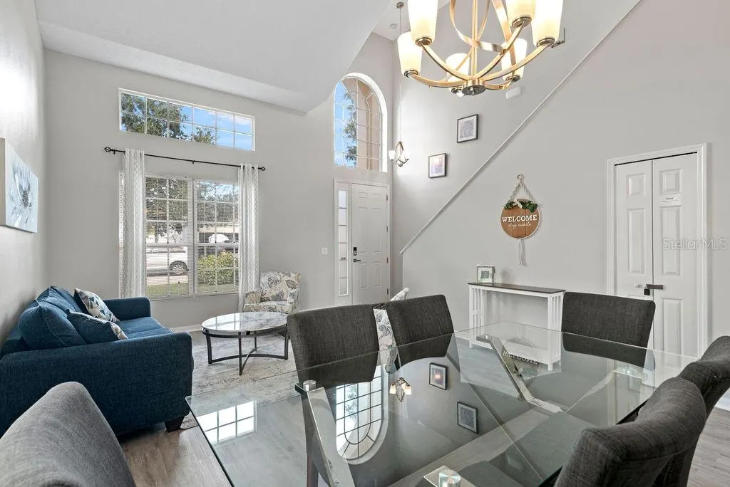 403 SUNSET VIEW DR