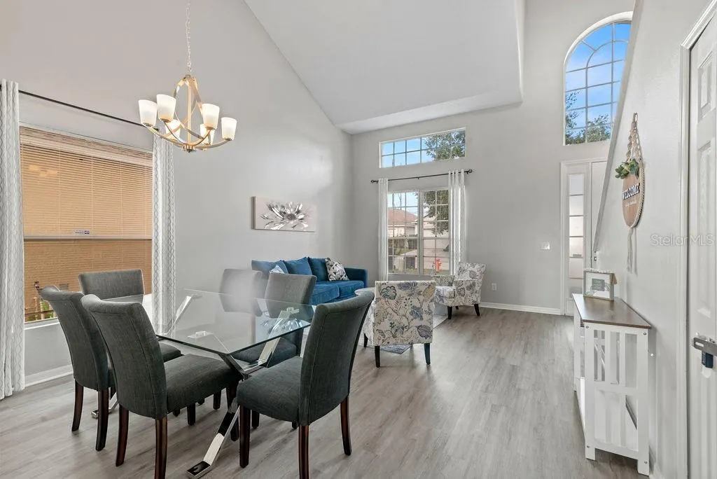403 SUNSET VIEW DR