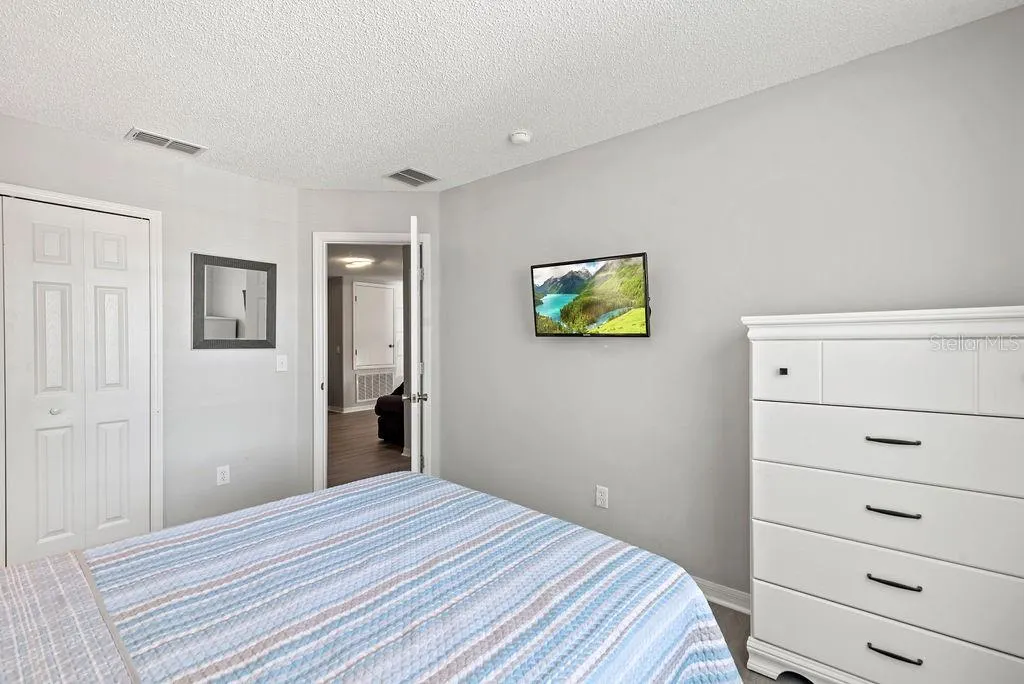403 SUNSET VIEW DR