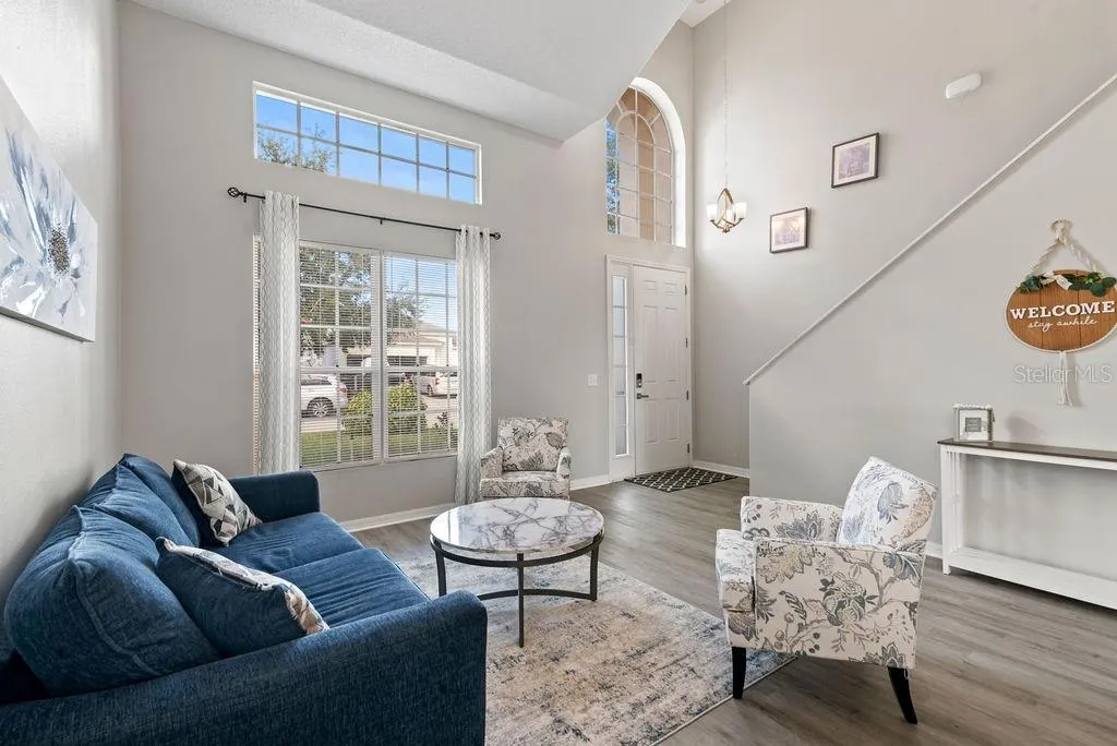 403 SUNSET VIEW DR