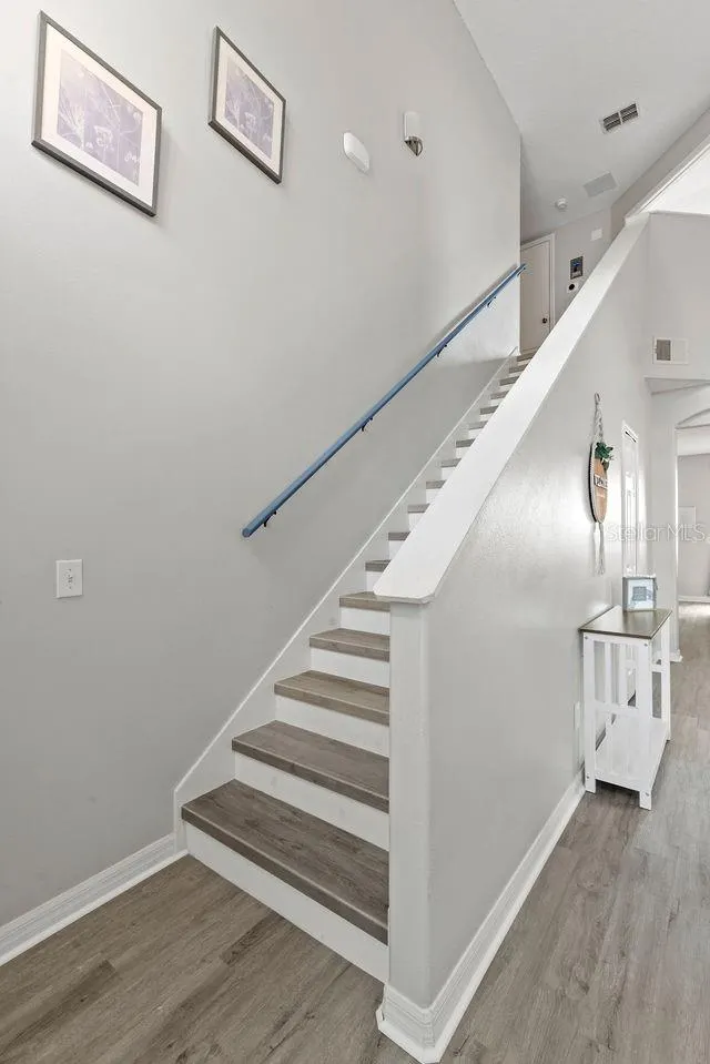 403 SUNSET VIEW DR
