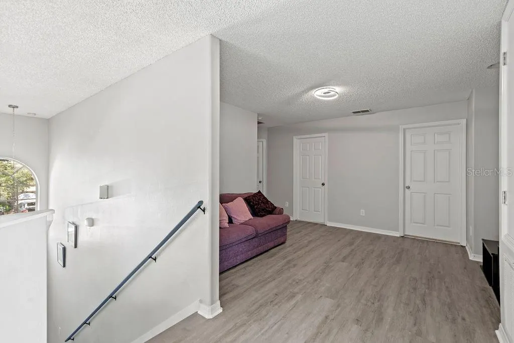403 SUNSET VIEW DR