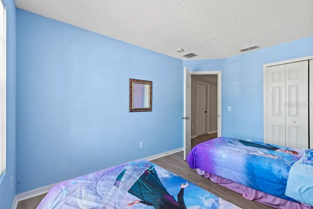 403 SUNSET VIEW DR