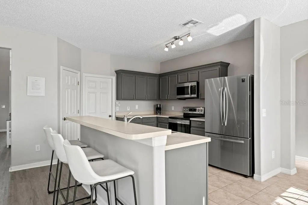 403 SUNSET VIEW DR