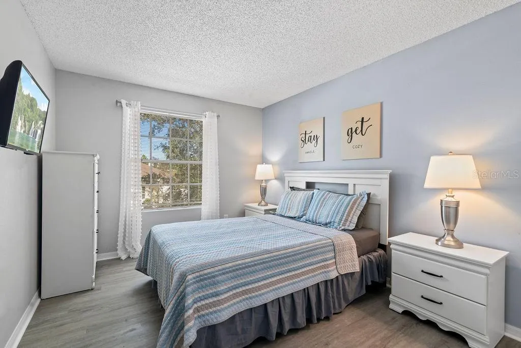 403 SUNSET VIEW DR