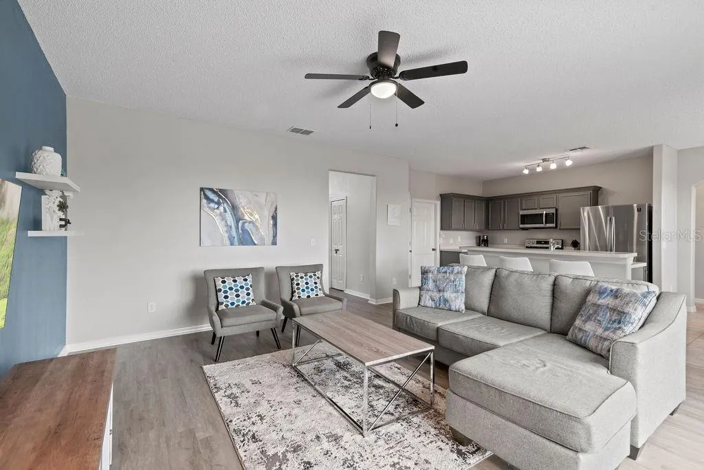 403 SUNSET VIEW DR