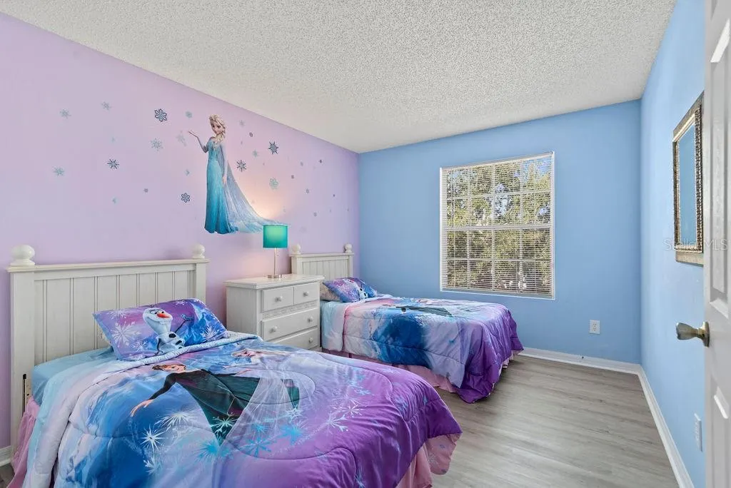 403 SUNSET VIEW DR