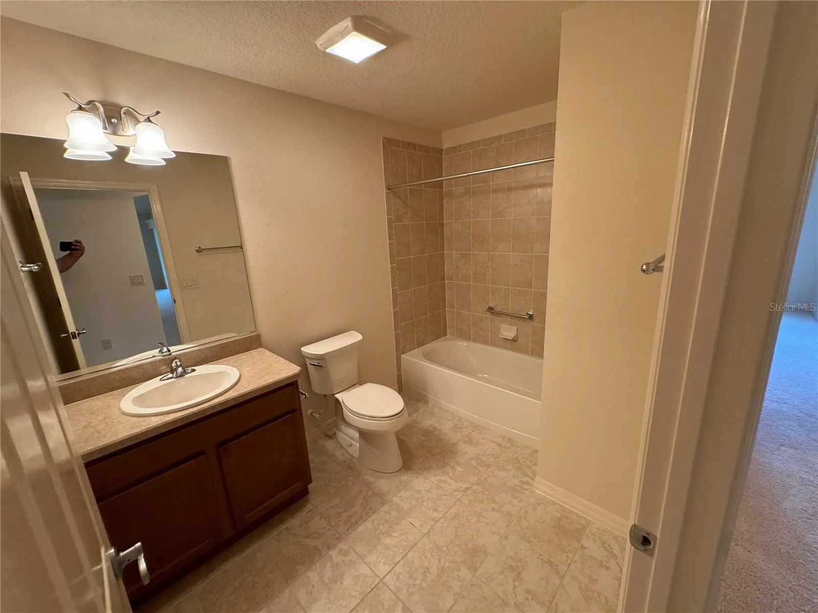 2238 SOUTHWOOD DR