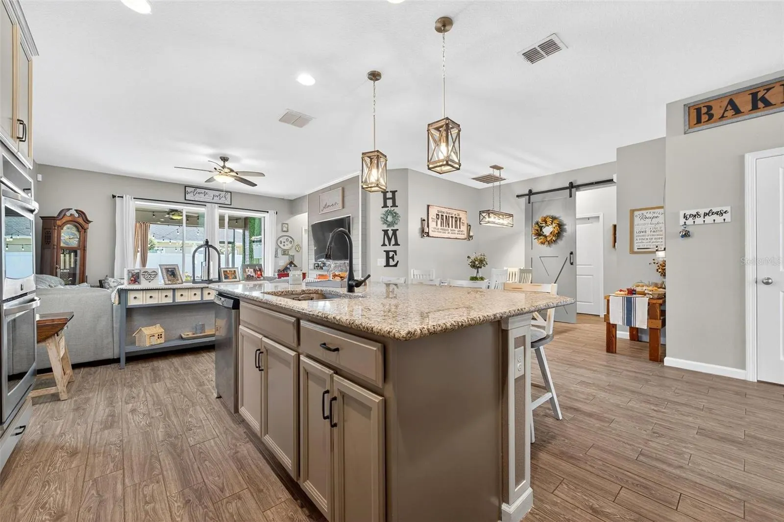 1711 REFLECTION LN