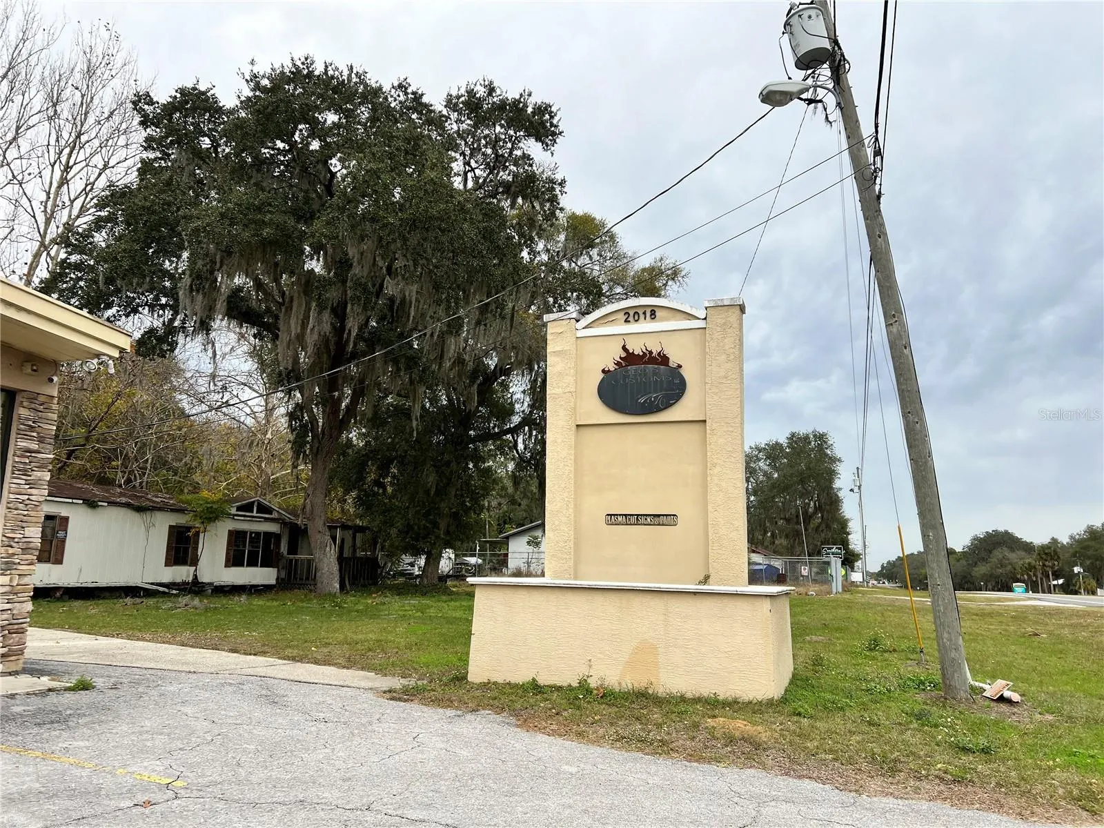 2018 N FLORIDA AVE