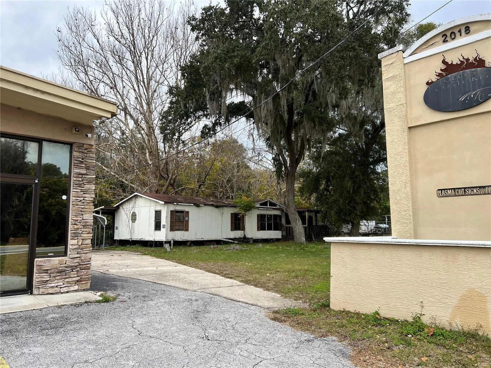 2018 N FLORIDA AVE