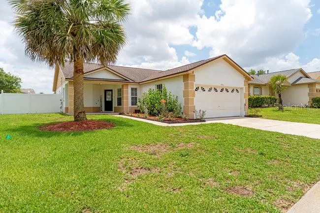 7820 LAUREL OAK LN
