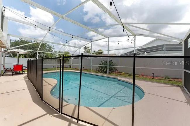 7820 LAUREL OAK LN