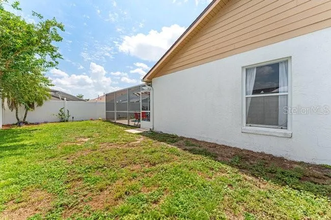 7820 LAUREL OAK LN