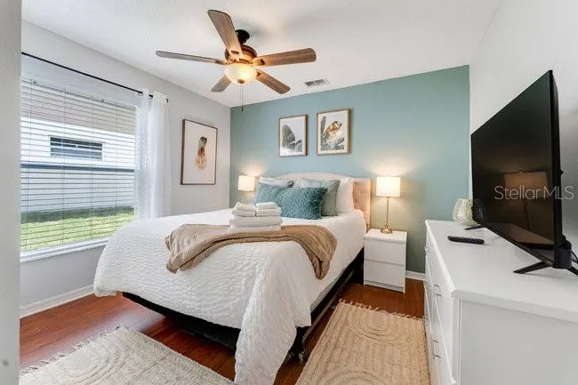 7820 LAUREL OAK LN