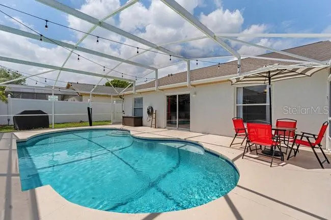 7820 LAUREL OAK LN