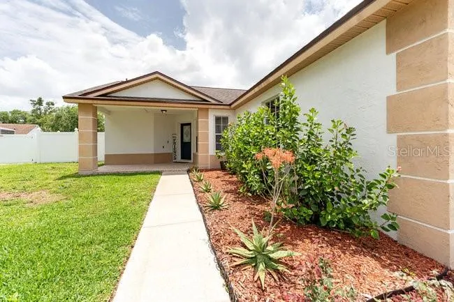 7820 LAUREL OAK LN