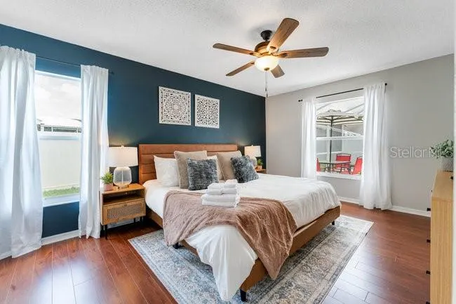 7820 LAUREL OAK LN