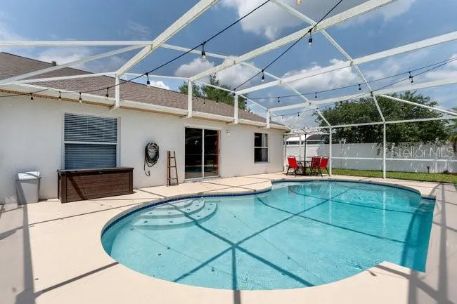 7820 LAUREL OAK LN