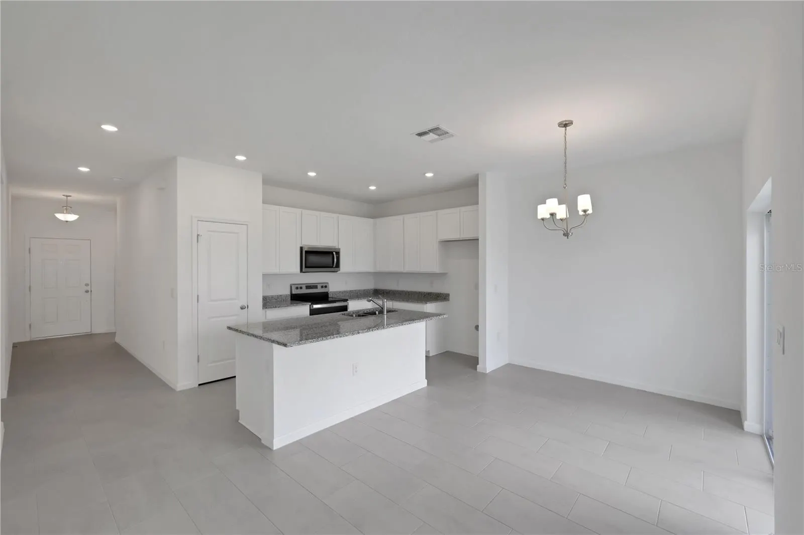 272 MEREDITH BLVD