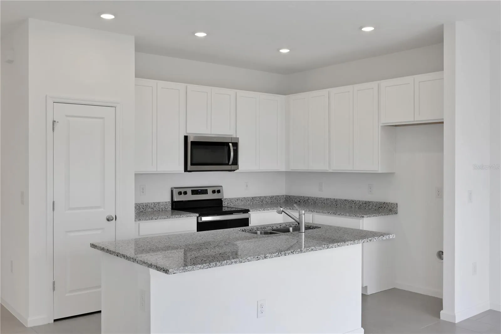 272 MEREDITH BLVD