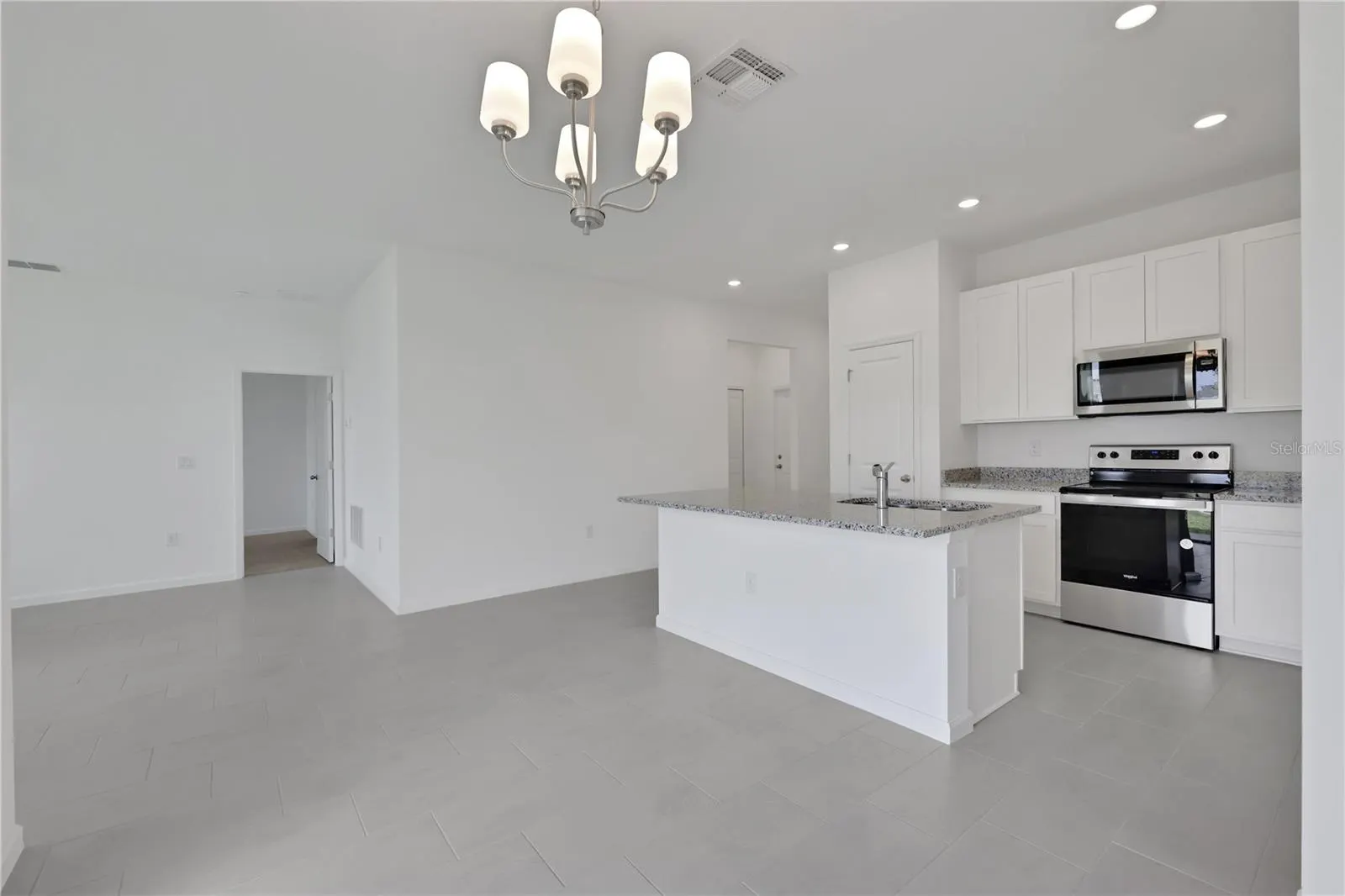 272 MEREDITH BLVD