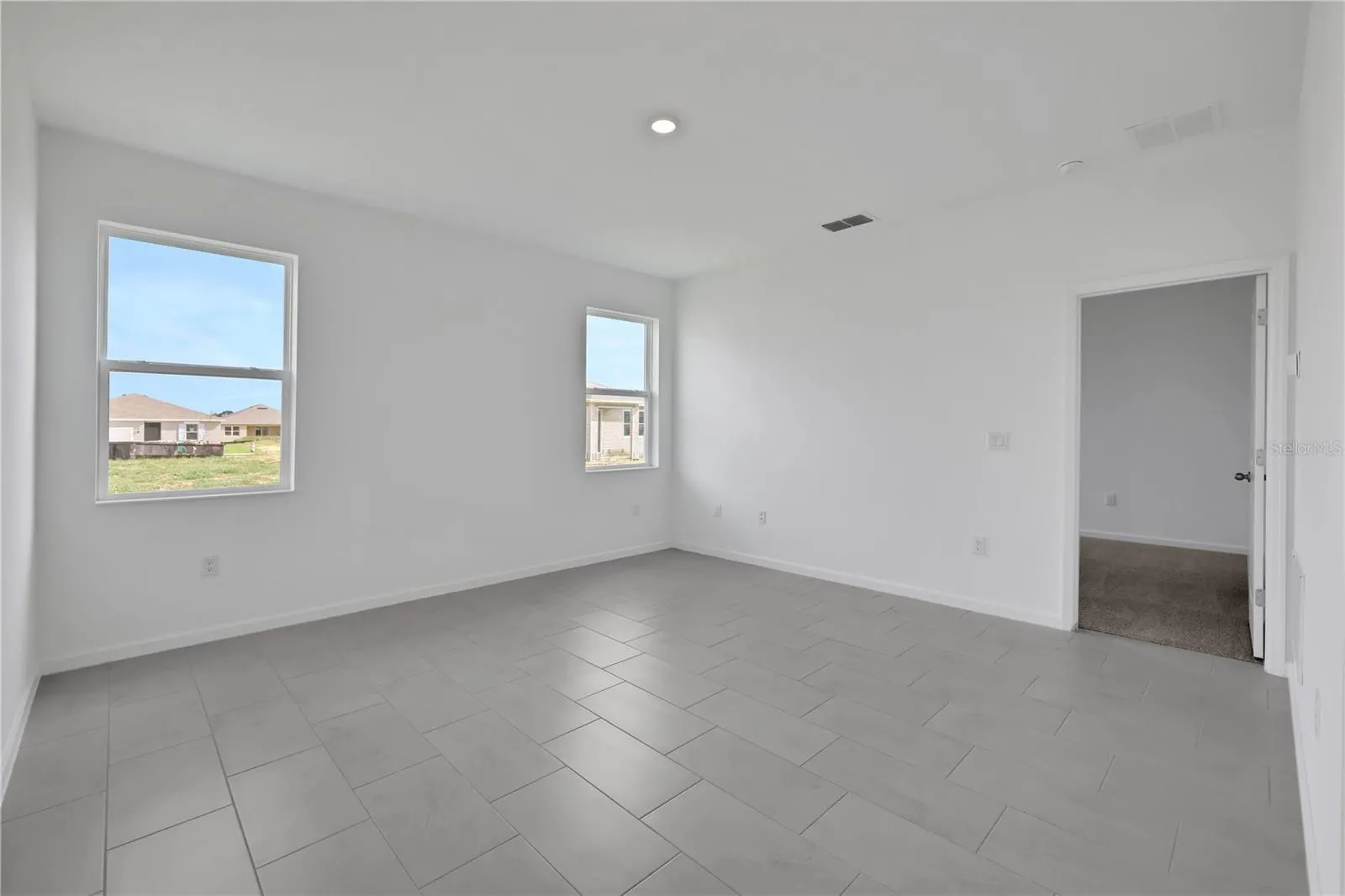 272 MEREDITH BLVD