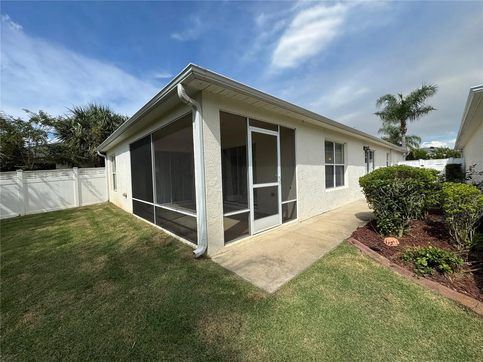1556 CONWAY CT