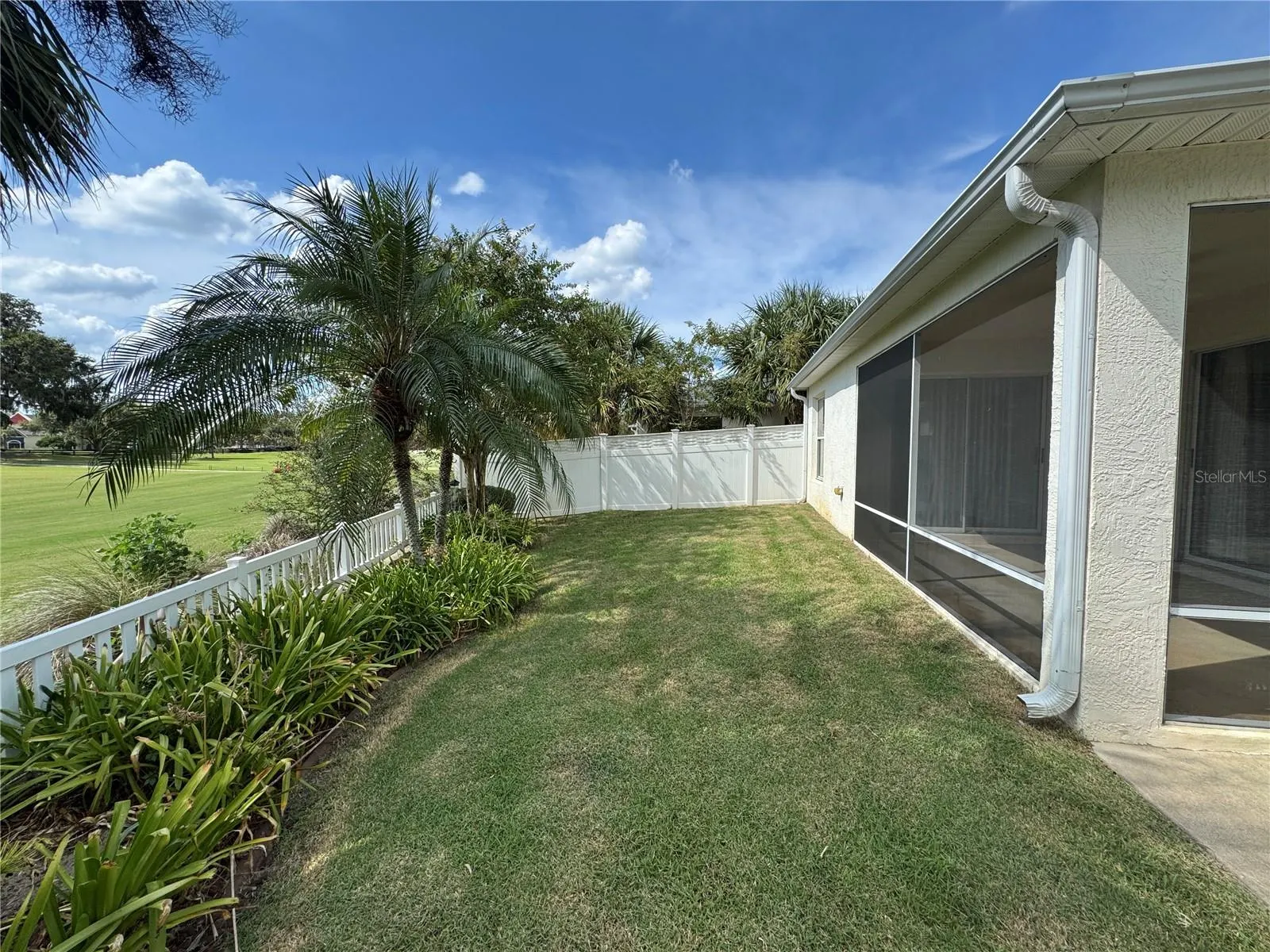 1556 CONWAY CT