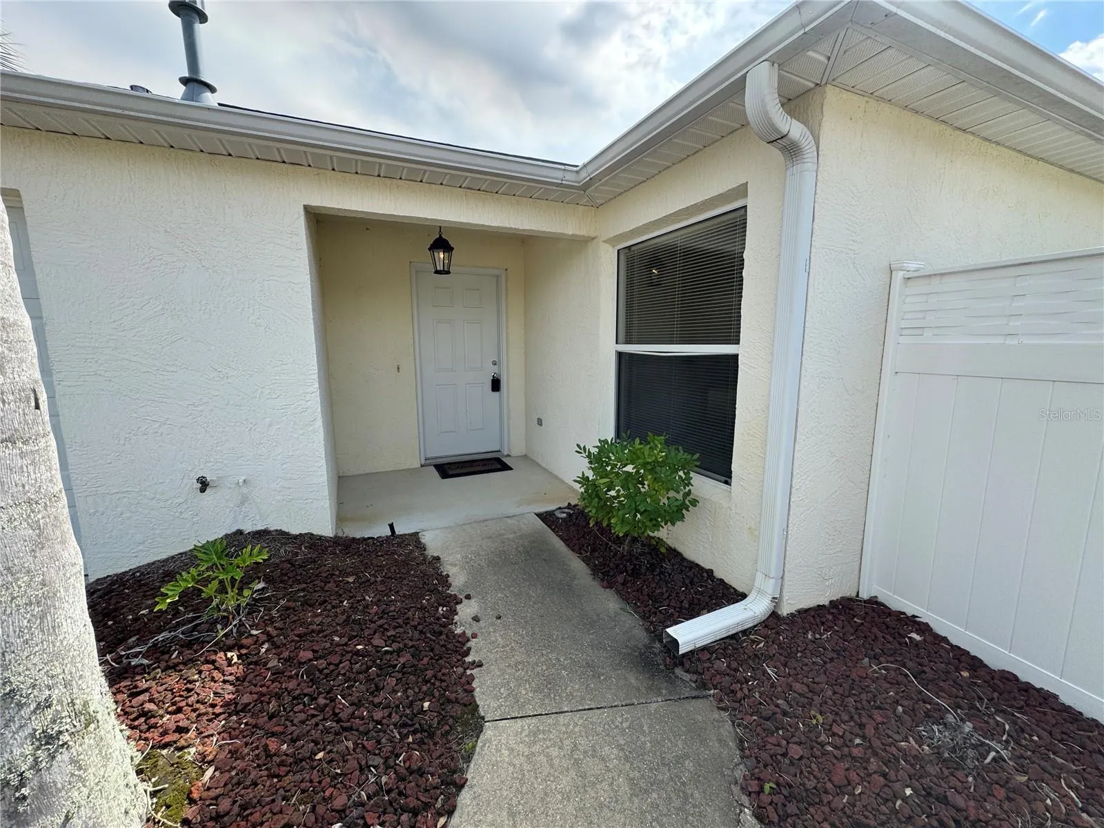 1556 CONWAY CT